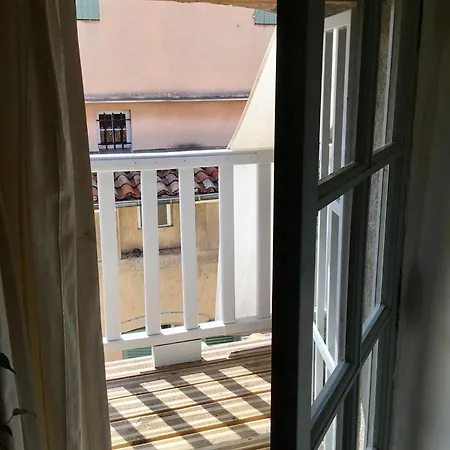 T2 Classe 3 Etoile Au Centre Du Quartier Historique